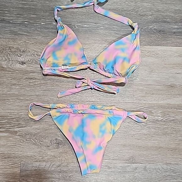 NEW Bikini  - Picture 3 of 3